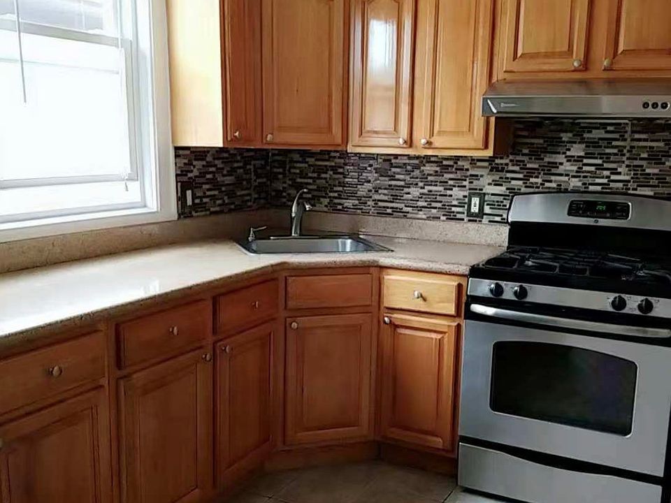 1st image of 12604 9th Ave Floor 2