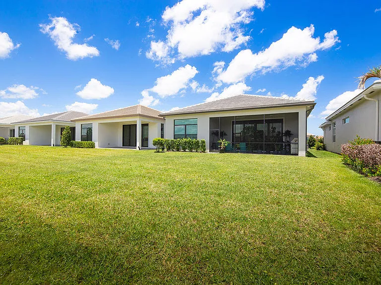 11338 SW Pietra Way — Photo 41