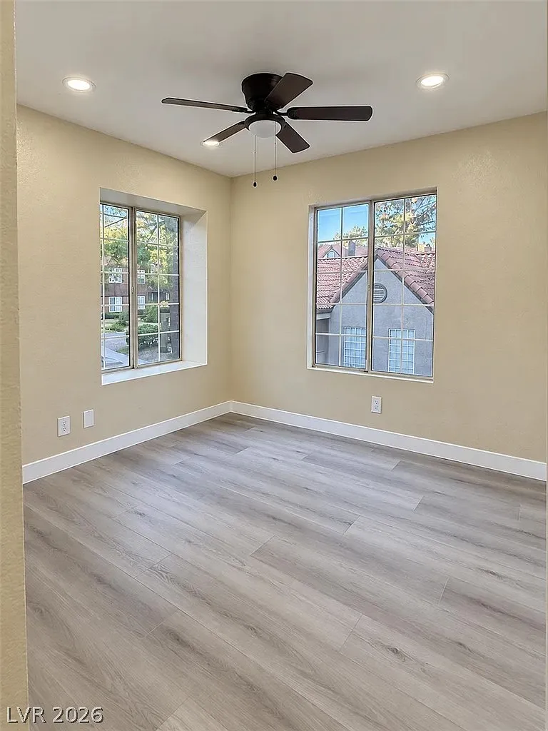 3 bed, 2.0 bath, 1183 sqft, $2,100 — Photo 4