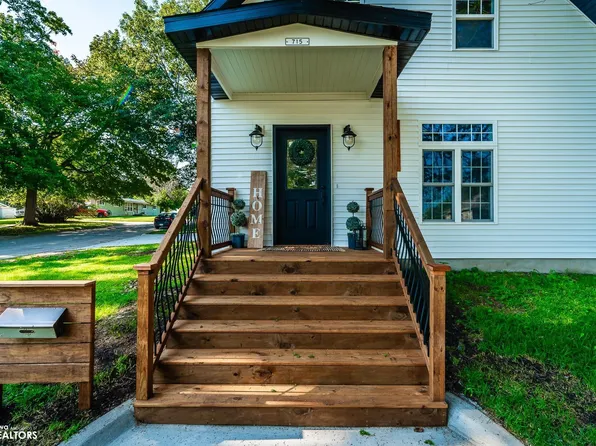 715 2nd St, Traer, IA 50675