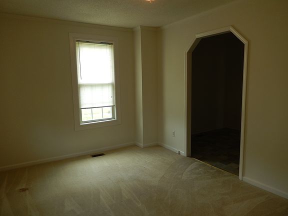 3rd image of 1715 Parkdale Ave