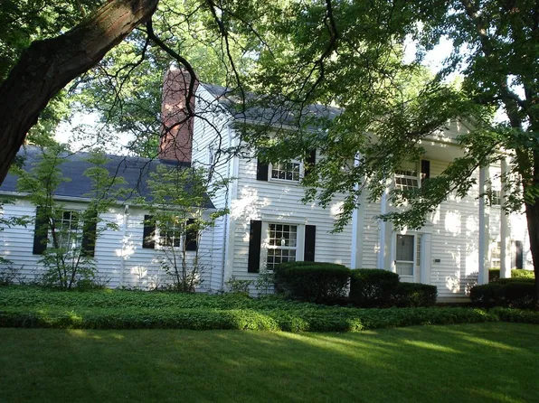 4455 Valley Forge Dr, Fairview Park, OH 44126