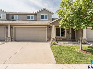 2905 E Fieldstone Pl, Sioux Falls, SD 57108