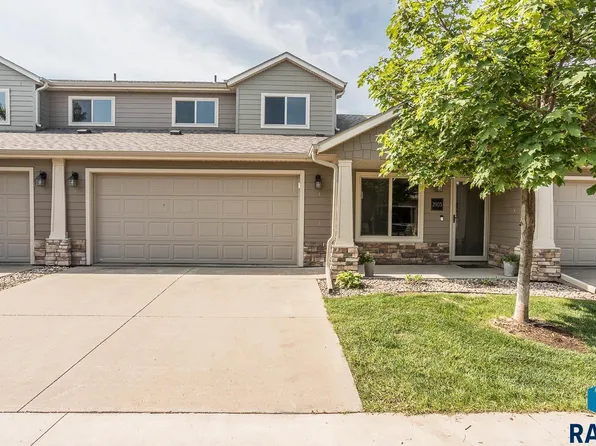 2905 E Fieldstone Pl, Sioux Falls, SD 57108