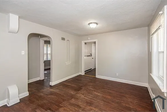 320 Henquin Dr — Photo 8