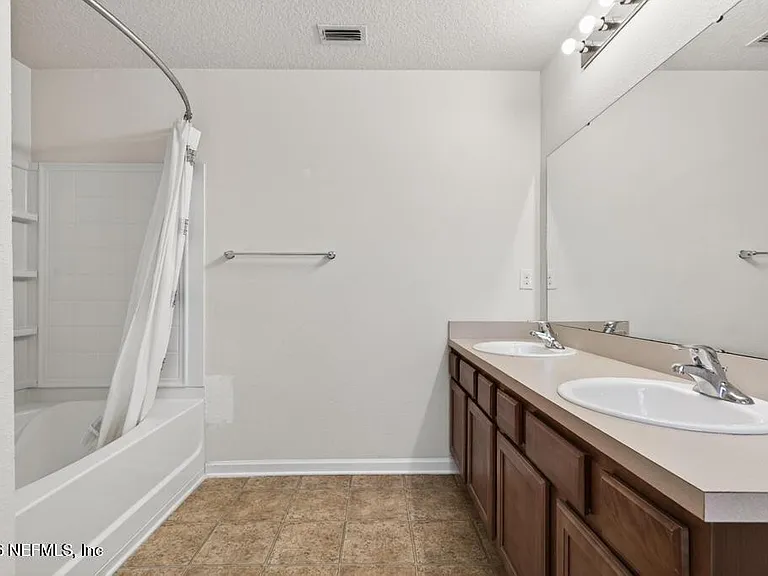45047 Amhurst Oaks Dr — Photo 27