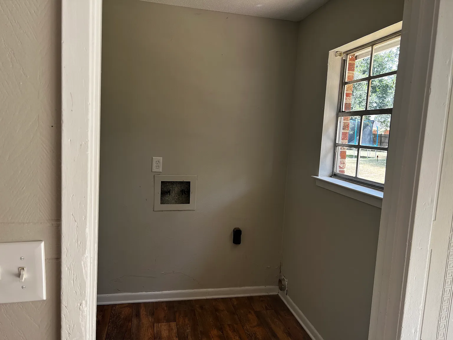 3 bed, 1500 sqft, $1,350 — Photo 2