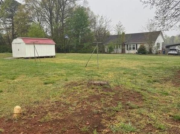 1628 B Ave SE, Hickory, NC 28602