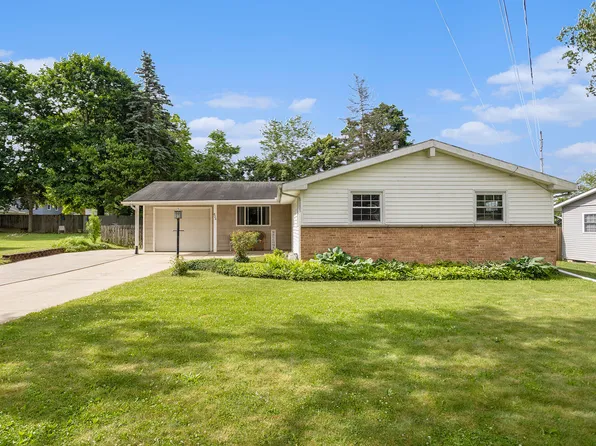 824 Forest St, Marshall, MI 49068