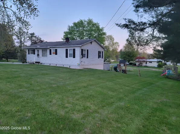 34 Hakes Road, Troy, NY 12180