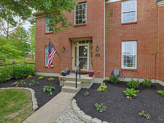 3rd image of 7885 Eagle Crest Ct