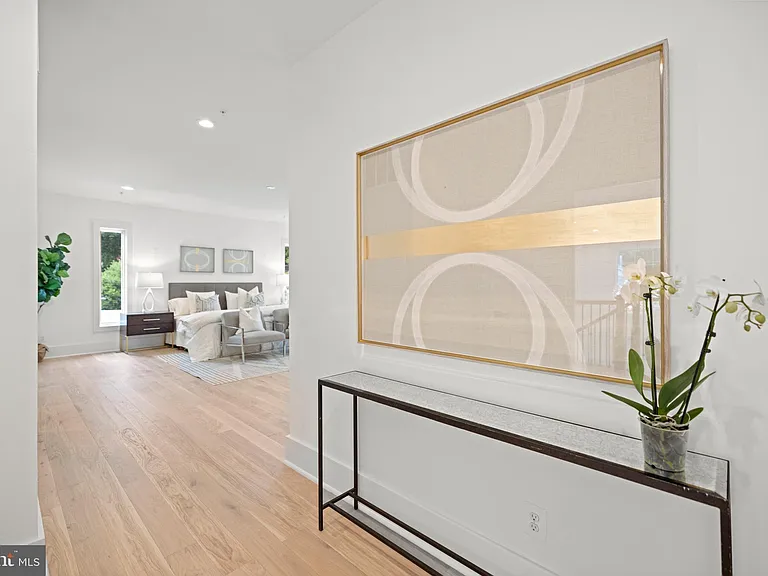 8609 Woodbrook Ln — Photo 23