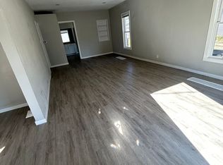 427 5th St, Hudson, IA 50643