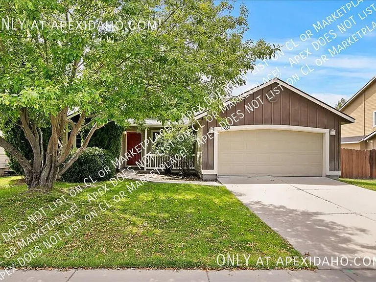 3851 N Lezana Ave — Photo 3