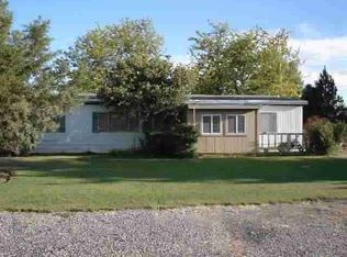 9295 W Church St, Hammett, ID 83627