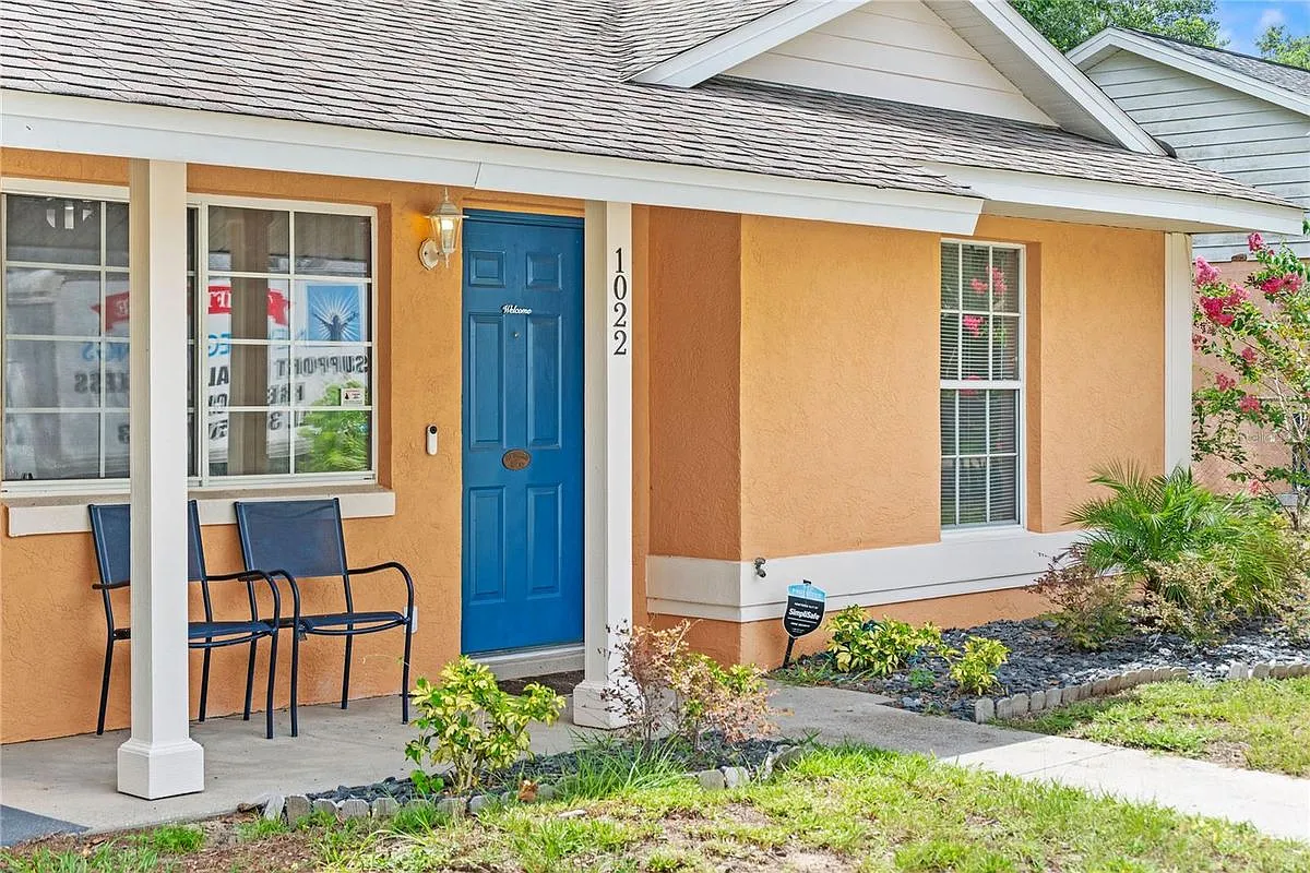 3 bed, 2.0 bath, 971 sqft, $1,850 — Photo 1
