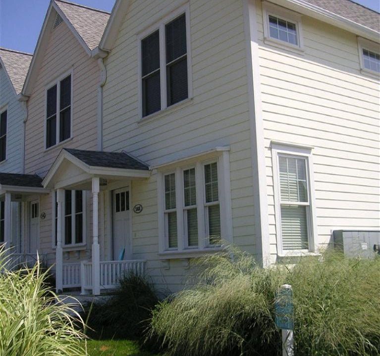 1st image of 568 Kentucky Ave #10