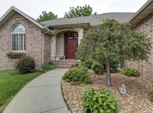 3959 E Wilshire Dr, Springfield, MO 65809