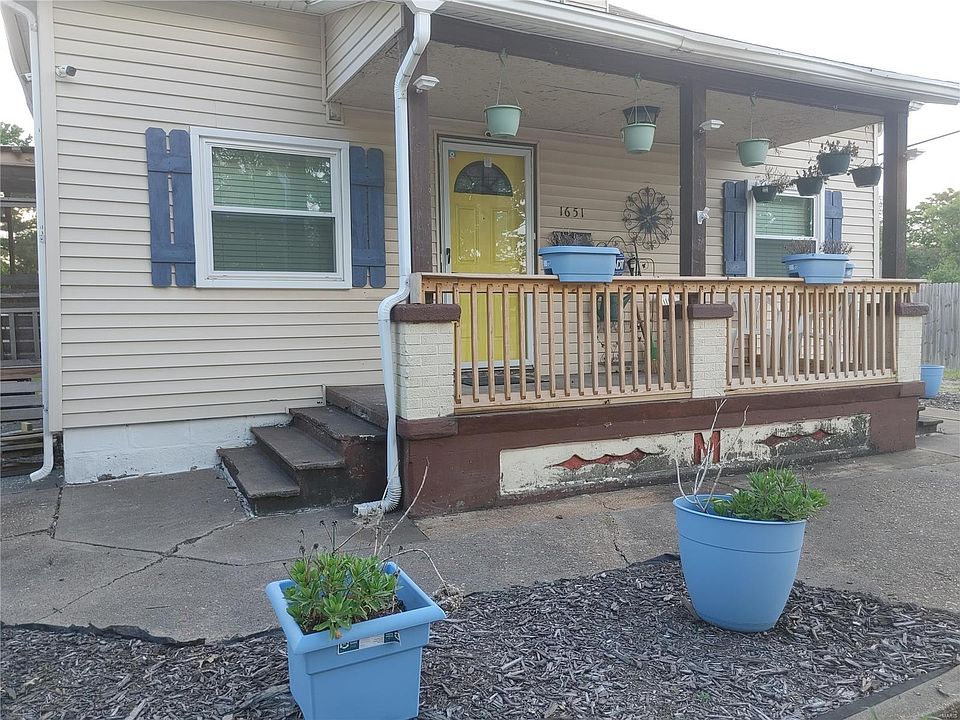 1st image of 1651 Olive St