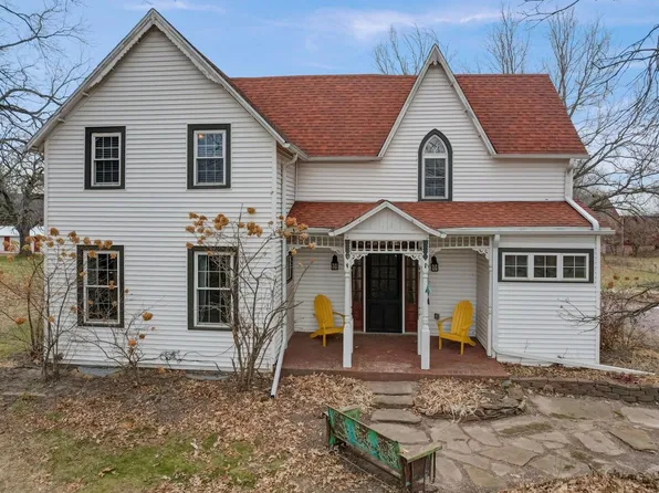 E10010 Highway 136, Baraboo, WI 53913