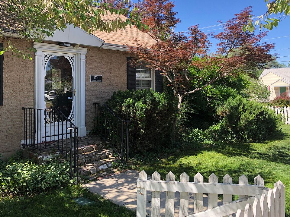 1st image of 1704 E Redondo Ave