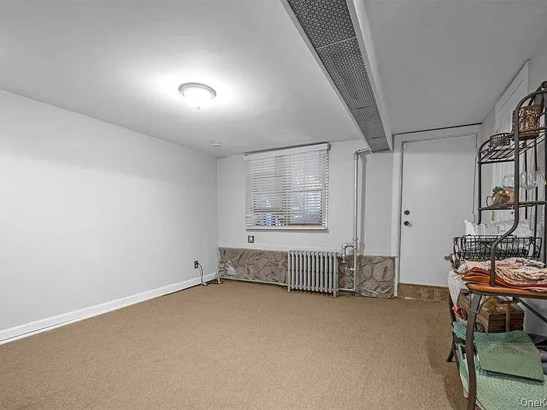 2433 Young Ave #B — Photo 3