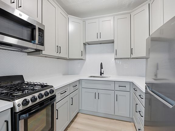 2nd image of 3105 5th Ave #16