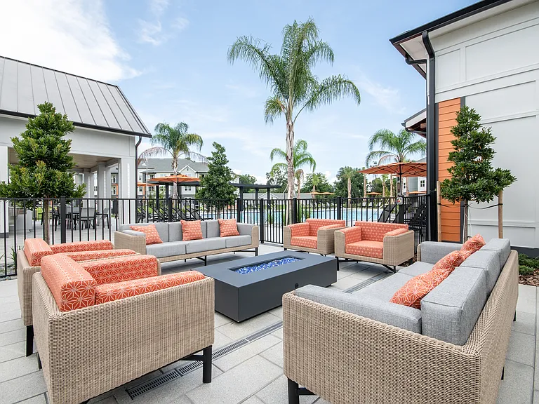 SW 38th Avenue Apartments — Photo 4