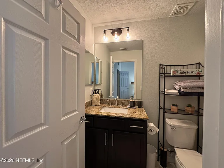 6789 Roundleaf Dr — Photo 16