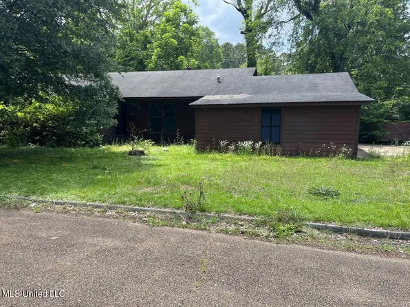 4561 Meadowhill Dr, Jackson, MS 39206