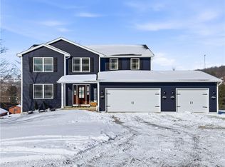 3106 Upper Ridgeview Rd, Connellsville, PA 15425