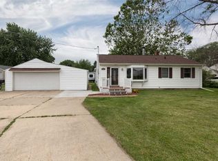 7220 La Porte Rd, Washburn, IA 50702
