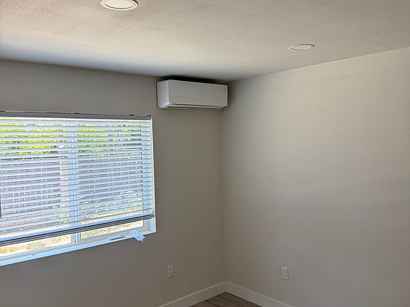 4th image of 1630 S Oaks Ave #Adu