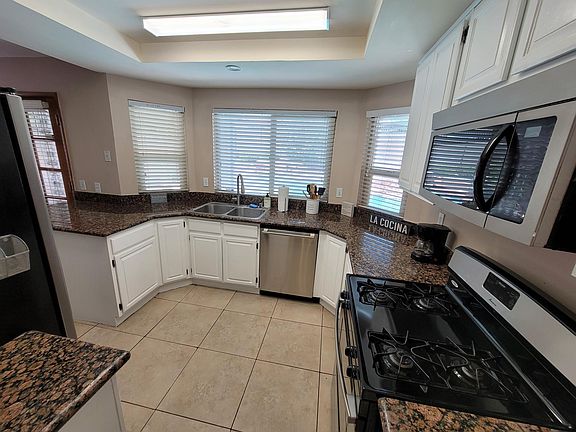 5th image of 3109 Clamdigger Ln