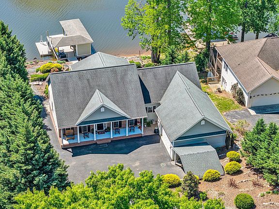 3rd image of 400 Sourwood Dr