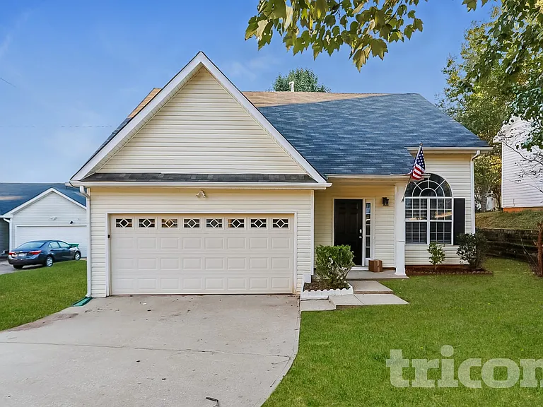 842 Asbury Trl — Photo 1