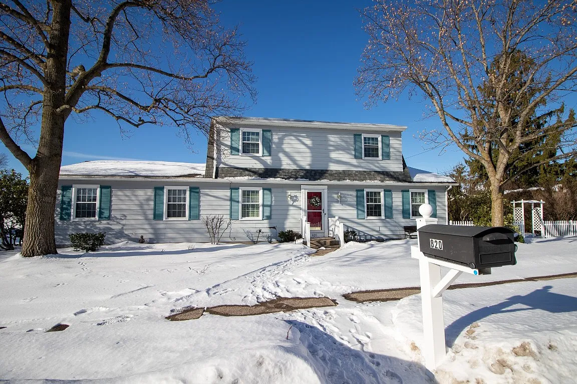 820 Aline Dr photo 1