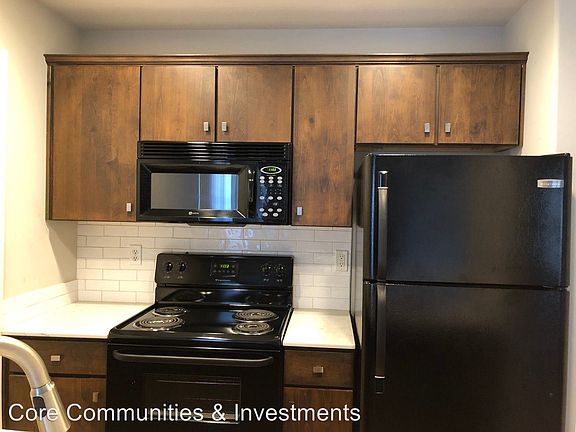 4th image of 159 E 800 S APT 211