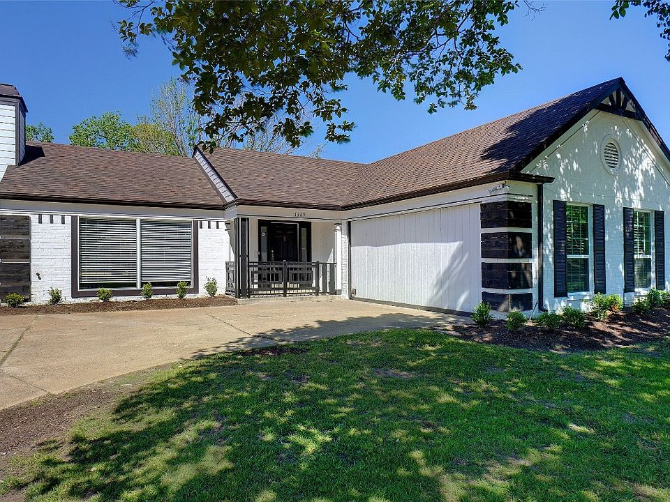 1st image of 1329 Huntington Dr