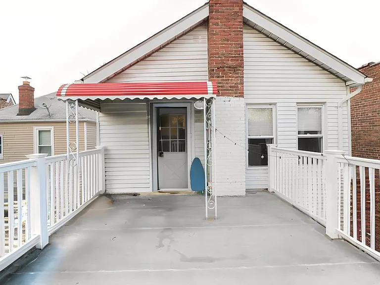 1643 Lurting Ave #2 — Photo 1