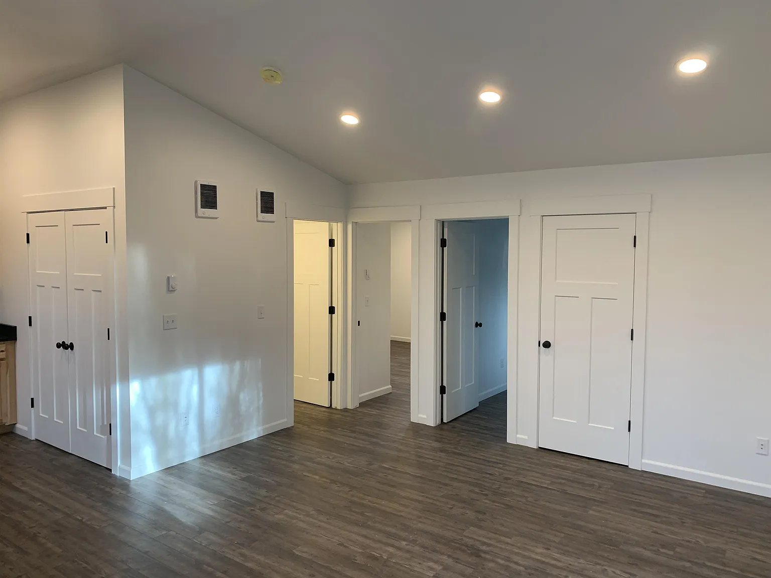 414 Maple Drive - A — Photo 4