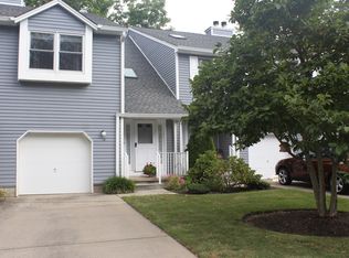 10 Essex Dr, Little Silver, NJ 07739