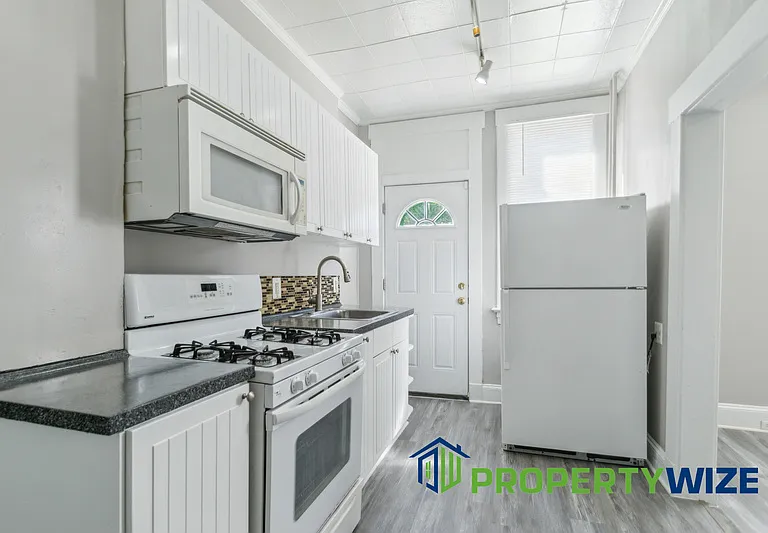3343 Avondale Ave — Photo 5