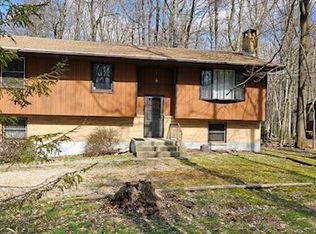 3304 Beech Ridge Dr, Pocono Summit, PA 18346