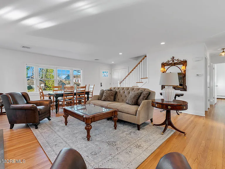 723 Pitney Dr — Photo 6
