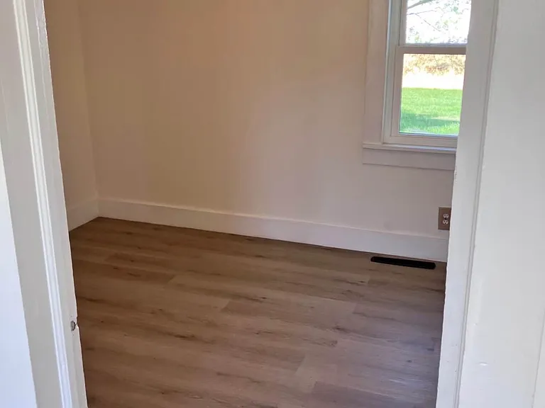 545 Sheffield Rd — Photo 10
