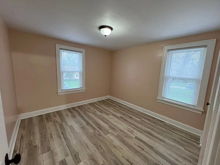 809 Kern St — Photo 11