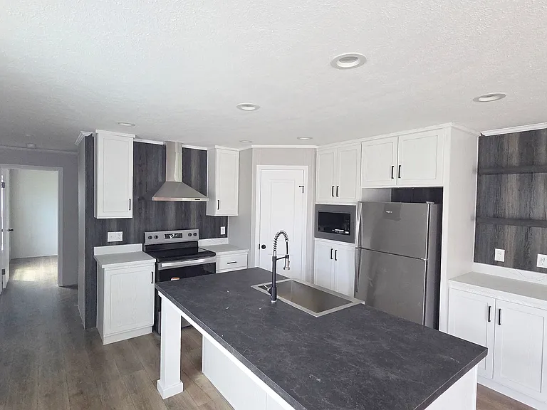 Colonial Oaks — Photo 21