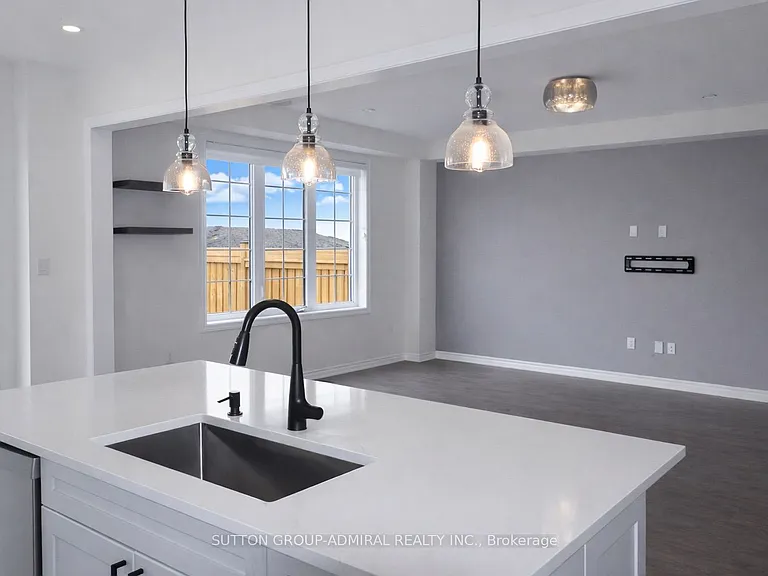 65 Barkerville Dr — Photo 39