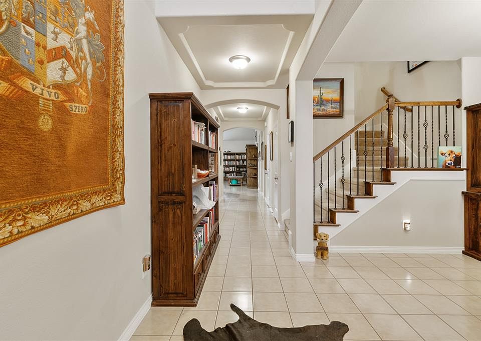 1st image of 905 Lovebird Ln